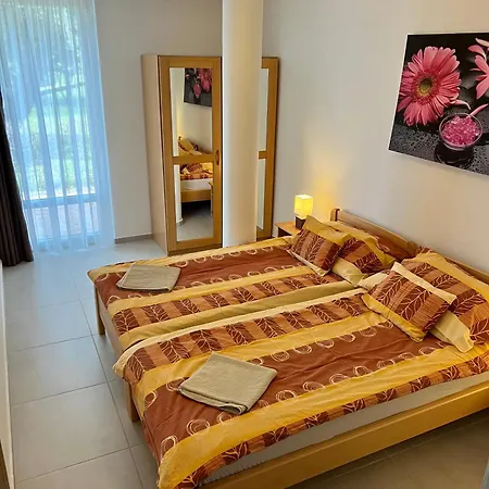 Apartment Waterfront Zamardi