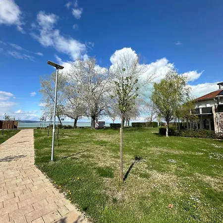 Waterfront Apartment Zamardi
