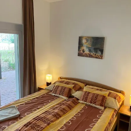 Apartment Waterfront Zamardi