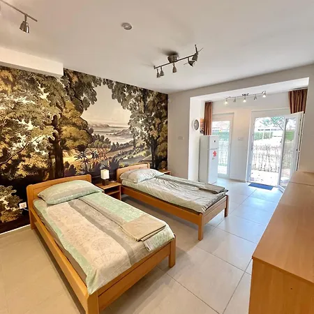 Waterfront Apartment Zamardi