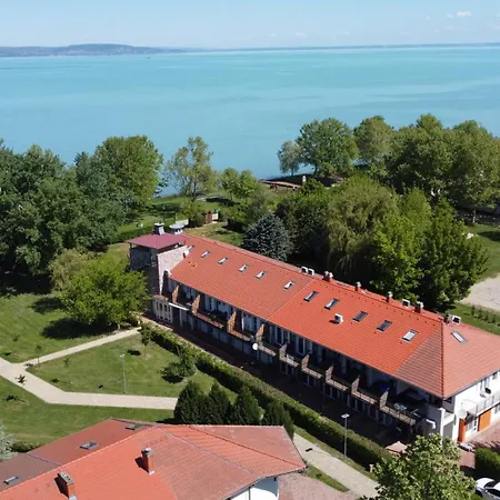 Waterfront Apartament Zamárdi